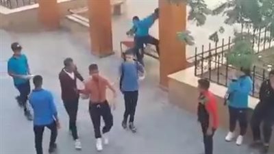 عقب مشاجرة بالأسلحة البيضاء.. القبض على طلاب أحد المدارس الثانوية داخل ممشى شيري بالغردقة