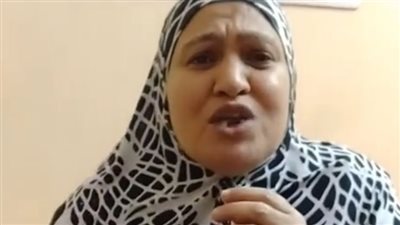 عايش ببطارية.. سيدة تستغيث من تدهور حالة نجلها بعد إصابته بمرض نادر: محتاجين نشحنها بـ نص مليون جنيه | بث مباشر