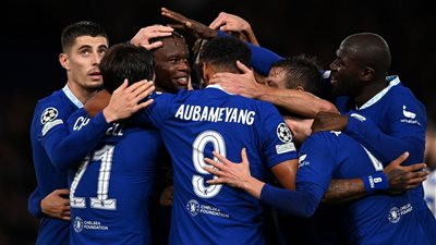 ستيرلينج يقود هجوم تشيلسي أمام نوتنجهام فورست في الدوري الإنجليزي 