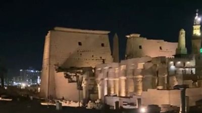 وزراء السياحة والآثار السابقون بجولة داخل معبد الأقصر تزامنا مع احتفال مئوية توت عنخ آمون