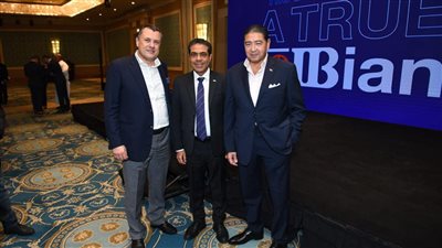 بحضور عز العرب وحسين أباظة.. بنك سي آي بي يكرم وزير السياحة والآثار | صور 