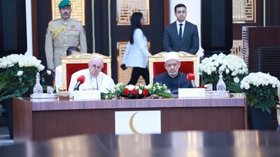 بابا الفاتيكان يستشهد بقول لـ علي بن أبي طالب عن التعايش الإنساني.. ويدعو إلى تعزيز السلام عن طريق الحوار 