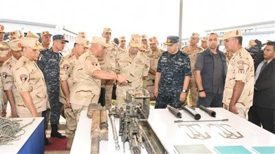 وزير الدفاع يتفقد أعمال التطوير لأحد المستودعات الرئيسية لإدارة المهندسين العسكريين