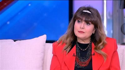 الراقصة هندية: نفسي أشتغل لكن مبيبعتوش لي حاجة مناسبة.. ومش هقدم دور واحدة في كباريه