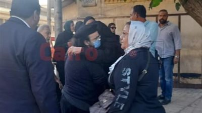 انهيار أبو الليف خلال تشييع جثمان شقيقه من مسجد العمري بالإسكندرية | بث مباشر