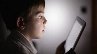 ارتفاع وقت استخدام الأطفال للهواتف المحمولة بنسبة 50% خلال جائحة كورونا