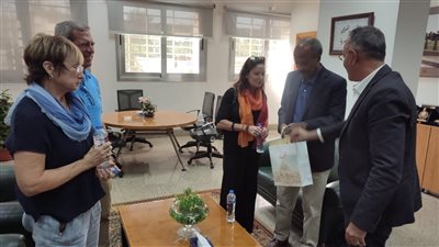 المتحف القومي للحضارة يستقبل الممثلة العالمية ستيفانى بورز وأسرتها