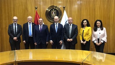 اقتصادية قناة السويس تستقبل وفدًا استراليًا للتباحث حول مشروعات الطاقة الخضراء