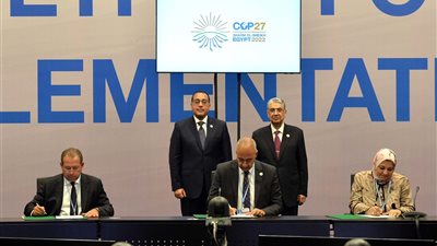 رئيس الوزراء يشهد مراسم توقيع مذكرة تفاهم لتنفيذ مشروع إنتاج طاقة كهربائية من الرياح