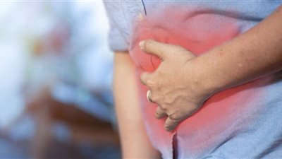 آلام الظهر والبطن..10 علامات يجب الحذر منها قد تدل على إصابتك بسرطان البنكرياس