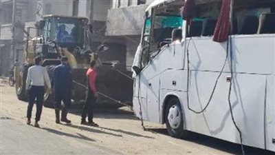 تفاصيل حادث تصادم قطار بأتوبيس في الشرقية وإصابة 19 طالبًا وطالبة │ بث مباشر