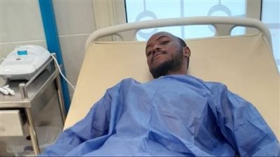 مديره أجبره على الاستحمام بمياه البحر.. استغاثة لمساعدة شاب سوداني تعرض لسوء معاملة من مالك مطعم: مصاب بحروق بالغة