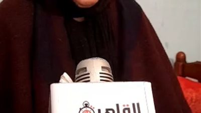 تفاصيل مقتل شاب على يد جاره بسبب خلافات على نشر الملابس بالشرقية.. ووالدته: ابني مات في حضني | بث مباشر 