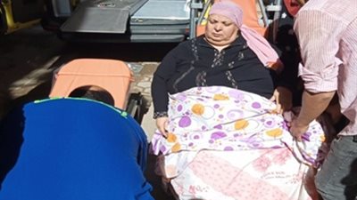 الداخلية تستجيب لـ استغاثة مسنة وتنقلها إلى المستشفى بالقاهرة