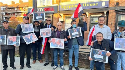 مصريون ينظمون وقفة تضامنًا مع النائب عمرو درويش وسط لندن 