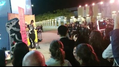 فرقة ترفيهية تجذب الحضور في مؤتمر المناخ cop 27 بشرم الشيخ