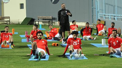 منتخب مصر يتدرب على ستاد بتروسبورت استعدادًا لودية بلجيكا 