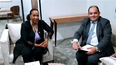 وزير التجارة والصناعة يلتقي المدير التنفيذي لمركز التجارة الدولية