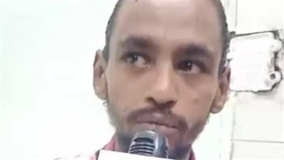 شخص يتخلص من ابن زوجته بعين شمس.. وشاهد عيان: عذّبه حتى مات | بث مباشر