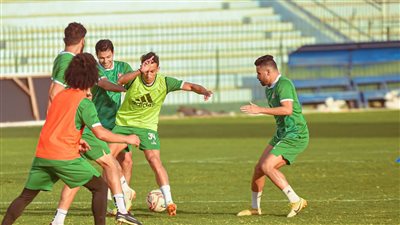 غياب عبد الباقي جمال وريكو عن تدريبات غزل المحلة بسبب نزلة برد 