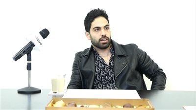 المطرب فريد: رامي جمال أخويا الكبير