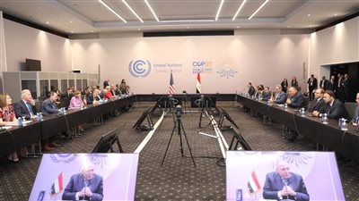 وزير الخارجية يلتقي نانسي بيلوسي على هامش مؤتمر المناخ cop27