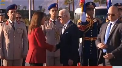للمشاركة في مؤتمر المناخ.. وزيرة التخطيط تستقبل جو بايدن بمطار شرم الشيخ الدولي