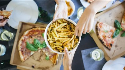 غيبوبة ونوبات قلبية.. تعرف على مخاطر اضطرابات الأكل