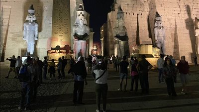 فشل دعوات 11-11 التخريبية.. إقبال كبير للسائحين والمواطنين على معبد الأقصر | بث مباشر