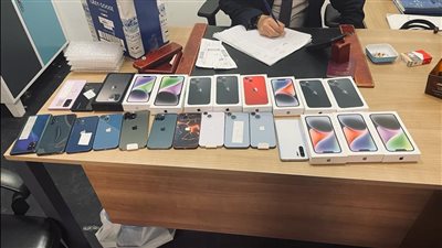 كم هاتف محمول يمكن للمسافر العودة به من الخارج؟.. الجمارك تجيب