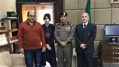 لرفع معنوياته.. مدير شرطة القصيم يستقبل الطالب المصري المعتدى عليه بالسعودية | خاص 