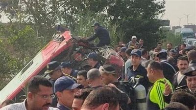 وفاة 10 أشخاص وإصابة 6 في حادث انقلاب ميني باص داخل ترعة بالدقهلية