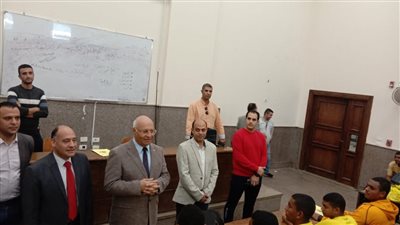 رئيس جامعة بنها يجري جولة موسعة في 7 كليات ويتفقد سير العملية التعليمية