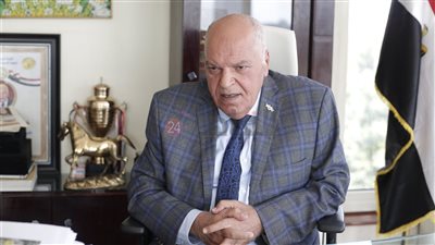 توقف مفاجئ بعضلة القلب.. نقيب المعلمين يكلف بسرعة صرف مستحقات معلم توفي داخل لجنة بالجيزة وتنفيذ طلبات أسرته