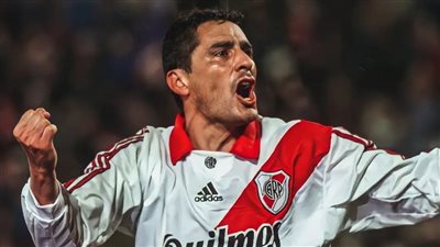 أساطير المونديال | هرنان دياز: مارادونا الأفضل في تاريخ كرة القدم.. وميسي يحتاج لاعبين مميزين لتحقيق كأس العالم | حوار