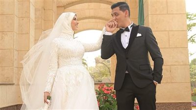 بعد وفاتها.. شاب يودع زوجته بكلمات مؤثرة: ما رأيت منك إلا ما يسعد العين وما فرطتي أبدا في وصايا الزواج