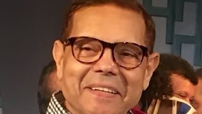 وسط دموع وبكاء محبيه.. تشييع جثمان الفنان سامي فهمي لمثواه الأخير بالإسكندرية