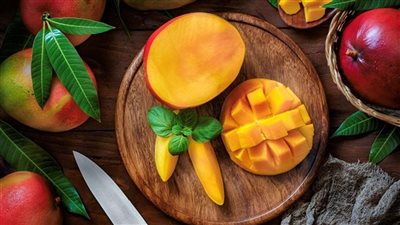 طريقة تخزين المانجو بالفريزر للاستخدام طوال العام واستخدامها في العصائر والحلويات