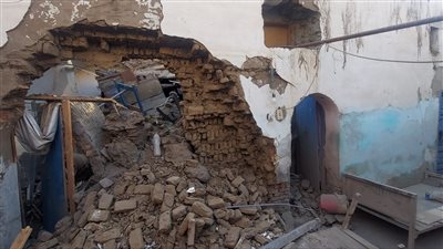 انهيار جزئي لمنزلين دون إصابات في المنيا