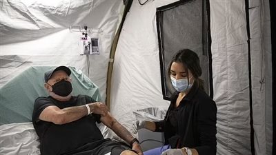 الصحة الأمريكية: مستشفيات كاليفورنيا تعالج المرضى في خيام نتيجة ارتفاع إصابات الإنفلونزا