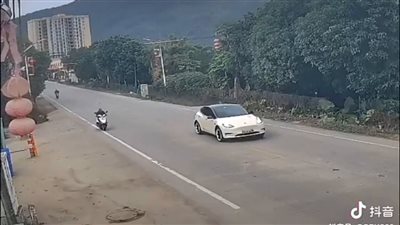 أسفر عن مقتل شخصين.. القصة الكاملة وراء تحطم سيارة تسلا في الصين