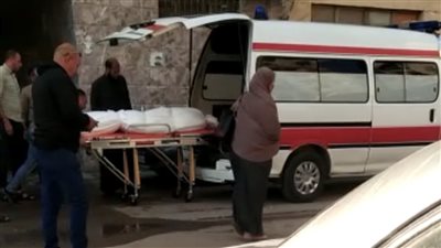 أهالي قرية الشقة بكفر الشيخ يشيعون جثمان أب وأم وابنهما قتلوا داخل منزلهم