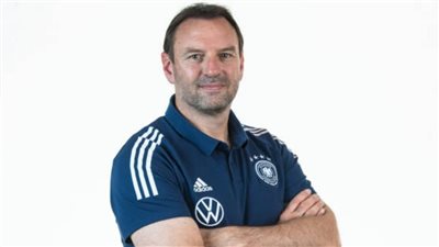 أساطير المونديال | ينز نوفوتني: متفائل بمسيرة ألمانيا في كأس العالم.. وتراجع مستوى محمد صلاح مجرد كبوة | حوار