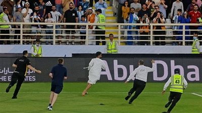 موقف طريف و11 ألف مشجع من أجل ميسي في تدريبات الأرجنتين بمعسكر الإمارات | فيديو 