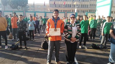 مدير تعليم القليوبية تكرم الطالب الحاصل على المركز الأول في بطولة العالم الخماسي الحديث بالبرتغال