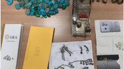 فصوص ألماس وأحجار كريمة.. جمارك مطار القاهرة تضبط محاولة تهريب جديدة | صور 