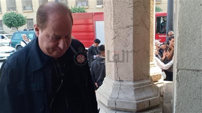 غياب أحد نجليه وحضور هاني مهنا.. أبرز اللقطات من جنازة الموسيقار محمد سلطان