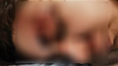 التحقيق في تعدي زوج علي زوجته وفقأ عينها وتمزيق جسد حماته بسلاح أبيض في دار السلام 