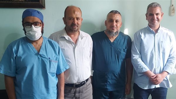 الفريق الطبي بمستشفى