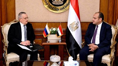 وزير التجارة والسفير الروسي يتابعان تطورات إنشاء المنطقة الصناعية الروسية بمصر